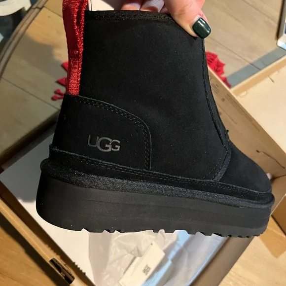 Ugg Neumel Zip Platform Boots - Black, Women's 10US Ugg Neumel Zip Platform Boots - Black, Women's 10US